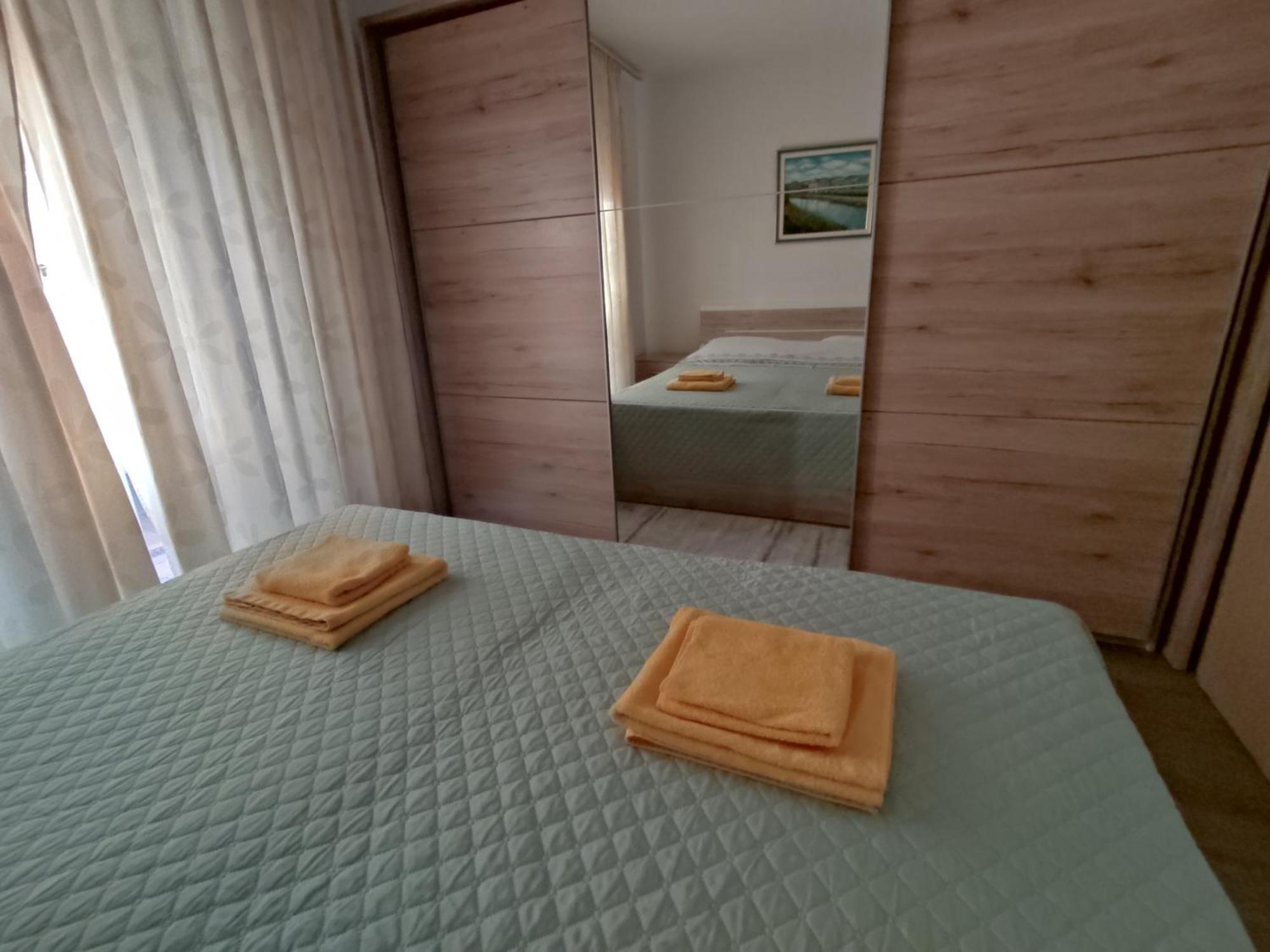 Apartment Rea โคเปร์ ภายนอก รูปภาพ